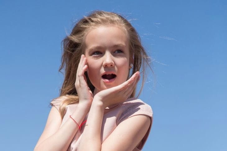 Почему нельзя подавлять свои эмоции: вы делаете себе только хуже Девочка