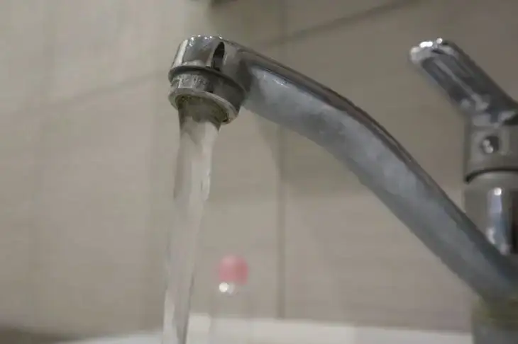 Лимонная кислота – не только для консервации: как удалить известковый налет с кранов за 5 минут Кран