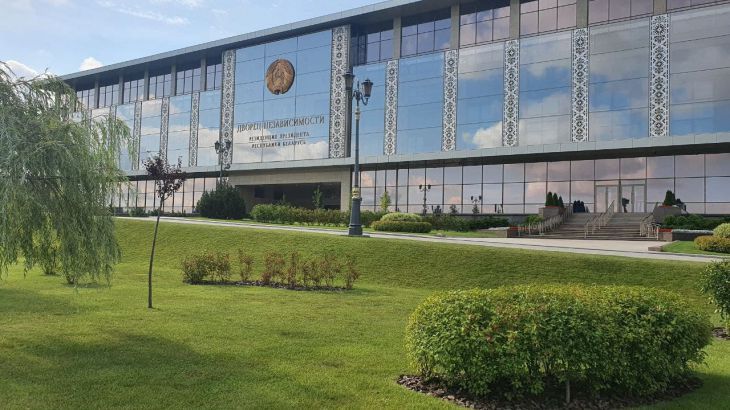 Лукашенко обратился к Якубовичу и сказал, как к нему относятся в Беларуси дворец