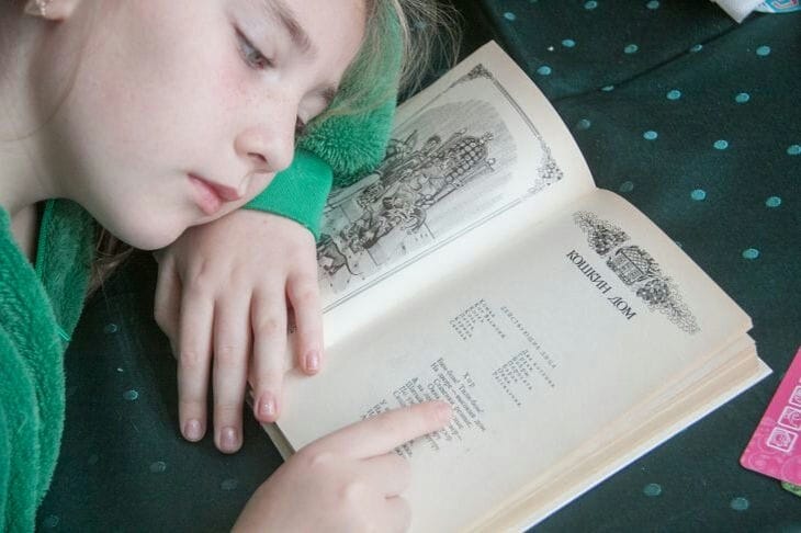 Летнее чтение: как выбрать книги, которые ребёнок прочтет сам – без уговоров Ребенок