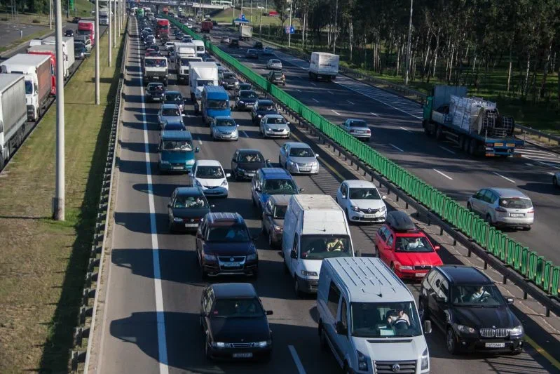 ГТК предупредил льготников в очереди на границе о серьезных рисках Машины