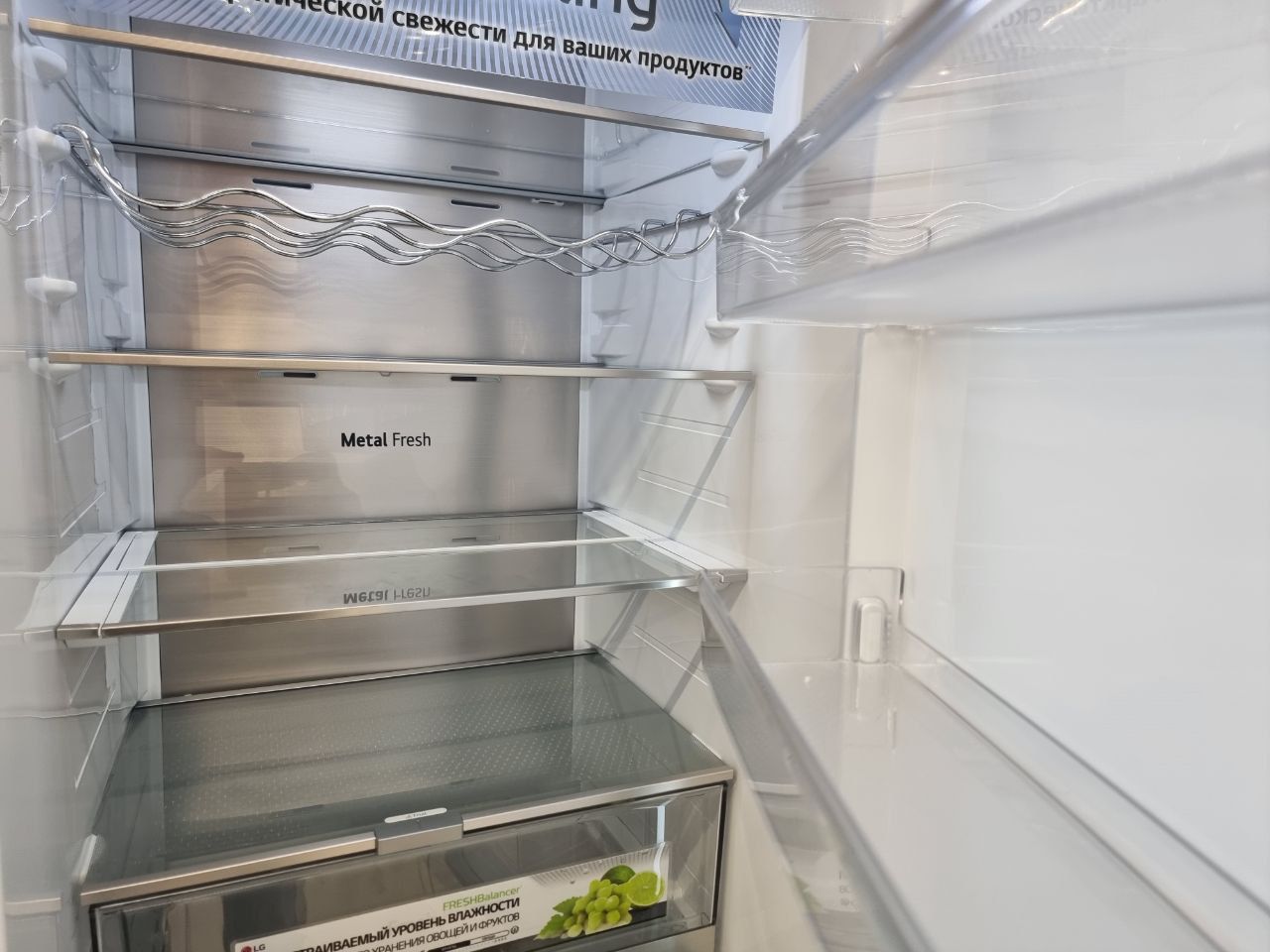 Как избавиться от запаха в холодильнике за 10 минут: простая хитрость холодильник