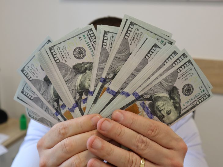 Тихий крах: почему доллар уже никогда не будет прежним, а вы даже не заметили доллары