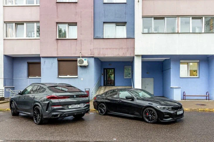 Автомобили