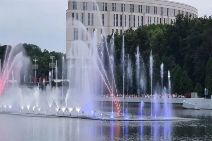 Приятные новости: в Минске не будут отключать фонтаны Фонтан