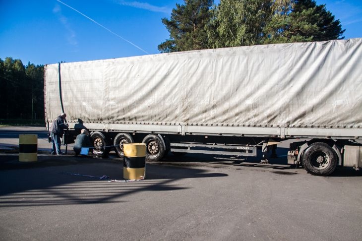 На белорусско-российской границе пресечены попытки нелегального вывоза груш почти на 1 млн рублей Фура