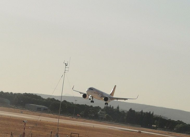 Самолет с главой Пентагона экстренно приземлился в Великобритании самолет