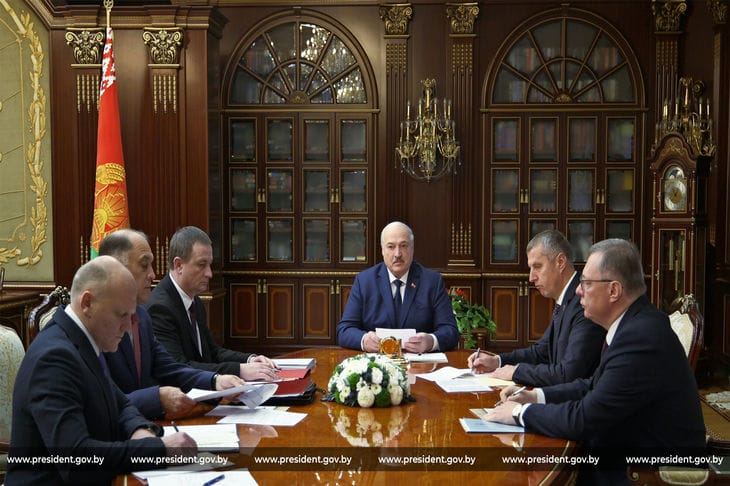 Лукашенко рассказал, как бы он поступил, если бы ему предложили Нобелевскую премию Лукашенко