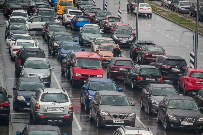 Под угрозой закрытия 8 заводов – на чем будут ездить любители «бэушек» из Европы Стоянка