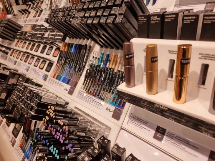 Шоппинг удался: на белоруску завели уголовное дело после похода в магазин косметики Косметика