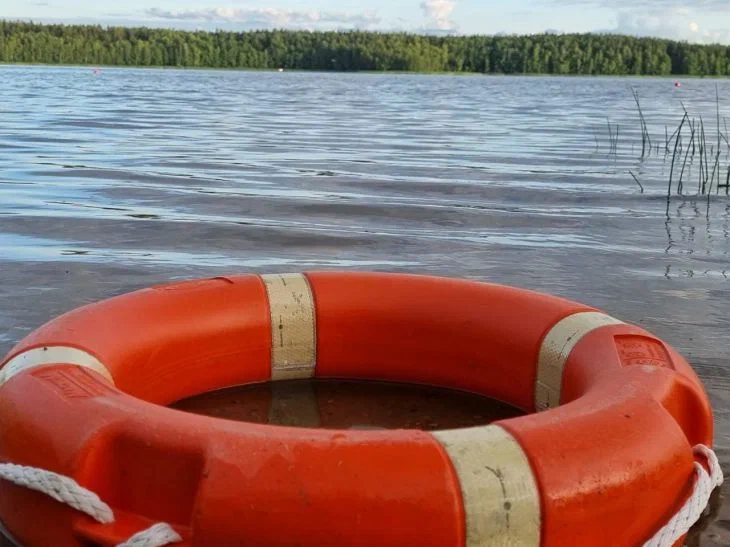 В этом купальном сезоне в Беларуси не дали утонуть 136 людям: 35 из них – дети Спасательный круг