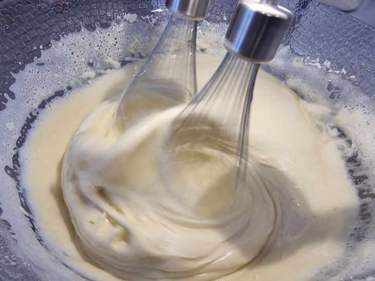 Почему сметану для соуса нужно доводить до комнатной температуры: иначе вас ждет неприятный сюрприз соус