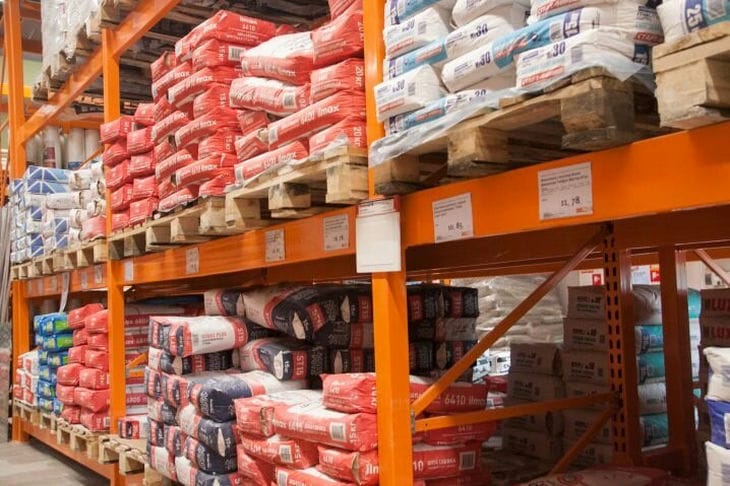 МАРТ: белорусы предпочитают покупать отечественные автомобили и стройматериалы, а не зарубежные Стройматериалы