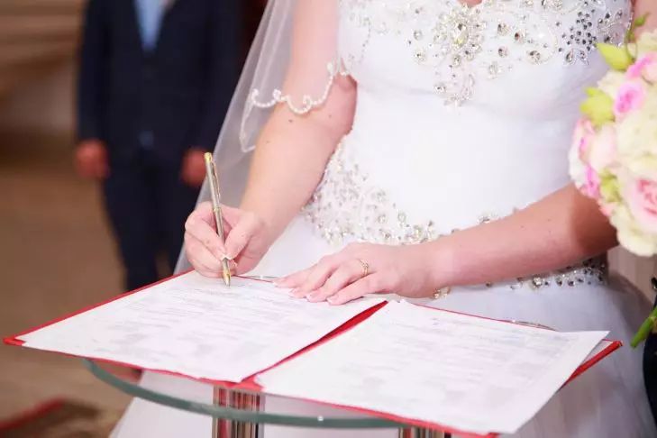 Дочь не взяла маму на свадьбу: как одно решение превратилось в холод между близкими свадьба