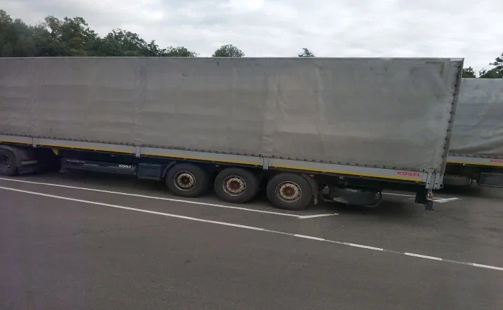 Сколько литовских грузовиков удалось разместить на охраняемых стоянках: данные ГТК Фура