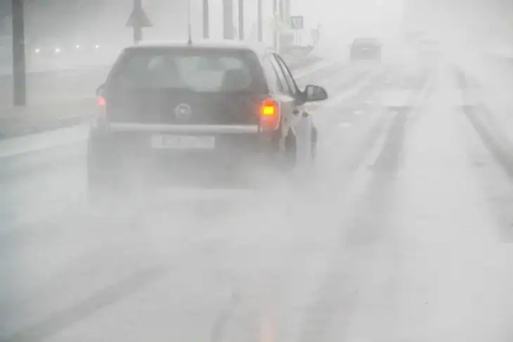 Чем будут обрабатывать белорусские дороги зимой: не просто солью Дорога