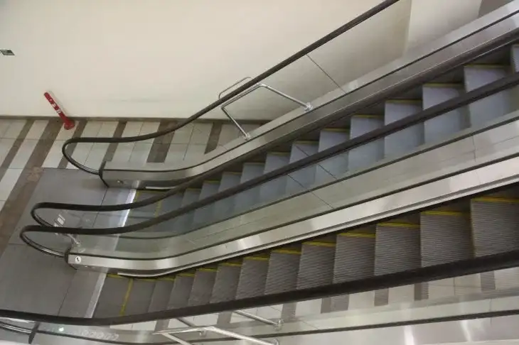Ведется расследование: инцидент с пассажиром на эскалаторе произошел в Минске на станции метро «Купаловская» Эскалатор