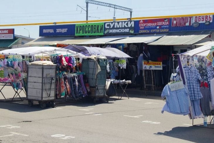 В Гомеле задержали воровку, которая орудовала на рынках: пропадали сумки, портмоне, кошельки Рынок