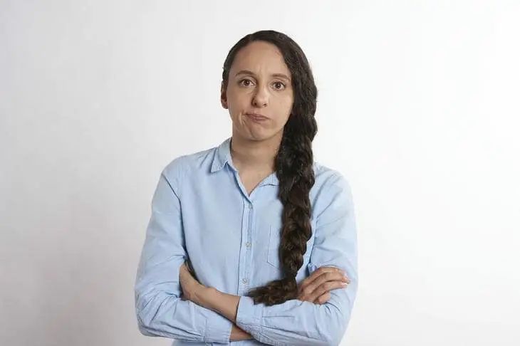 Соседка попросила присмотреть за домом и потребовала отчет: где заканчивается помощь и начинается контроль женщина