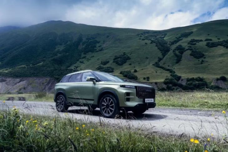 Land Rover-стиль в китайском исполнении: Jaecoo J7 vs Exeed VX 2025 Автомобиль