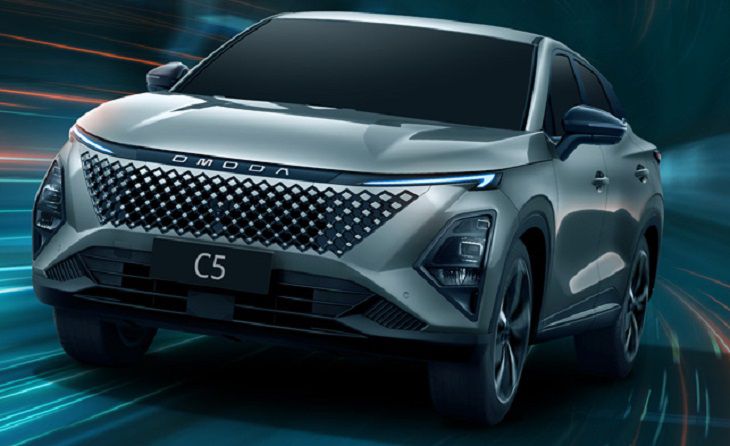 Между эмоцией и рациональностью. Сравниваем и выбираем: Omoda C5 против Haval M6 автомобиль