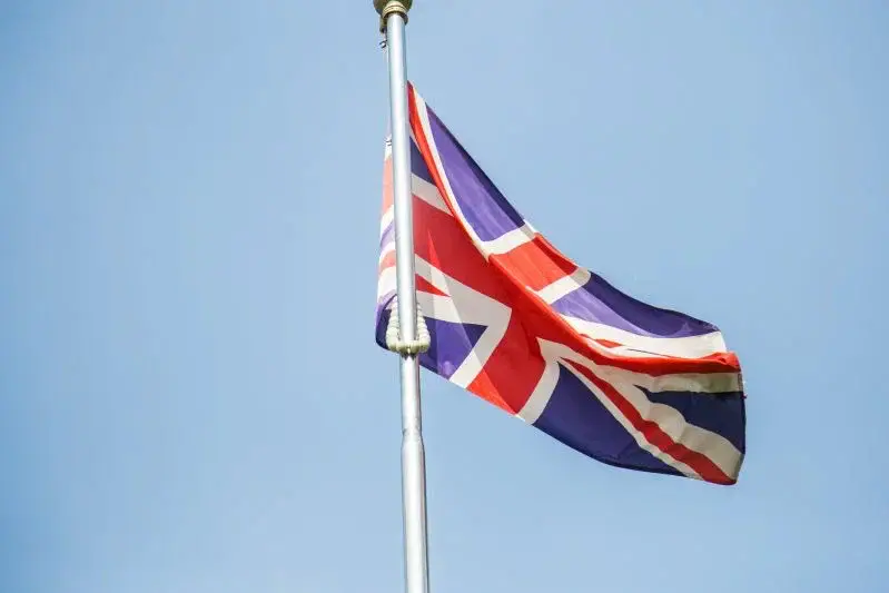 Депутаты гадают, куда может бежать Зеленский: назвали две страны Флаг