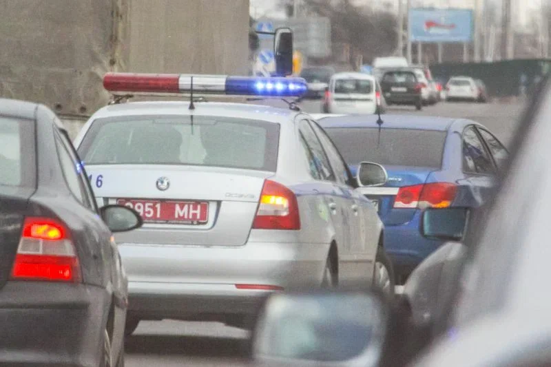 Не спешился и не уступил дорогу: несовершеннолетний попал под «Dodge» в Минске ГАИ