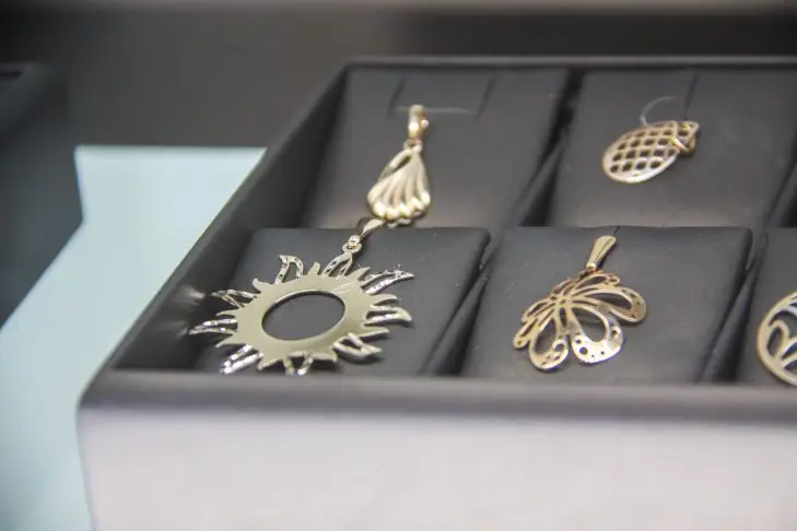 Как почистить серебро до блеска без специальных средств: удивитесь, но лучший помощник — это обычная фольга серебро