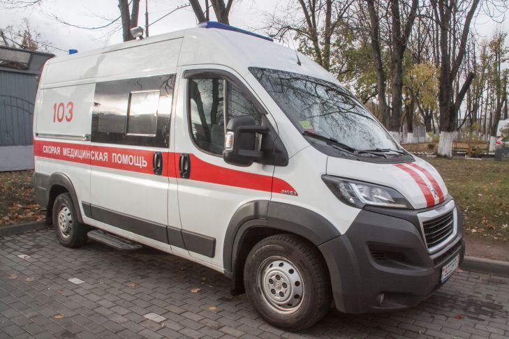 Делала «колесо». В детсаду Борисова девочка сломала руку скорая