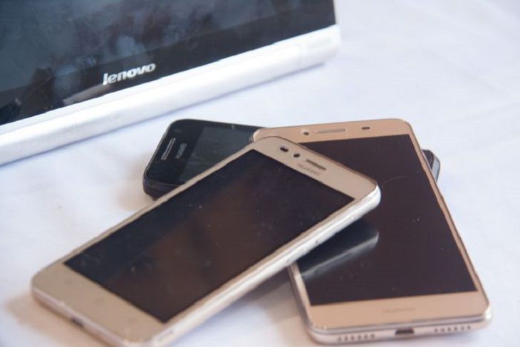 В Беларуси операторам сотовой связи разрешили заниматься микрофинансовой деятельностью смартфон