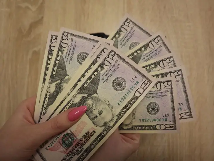 Последний звонок для «зеленого»: эксперты назвали дату, когда доллар перестанет быть мировой валютой доллары