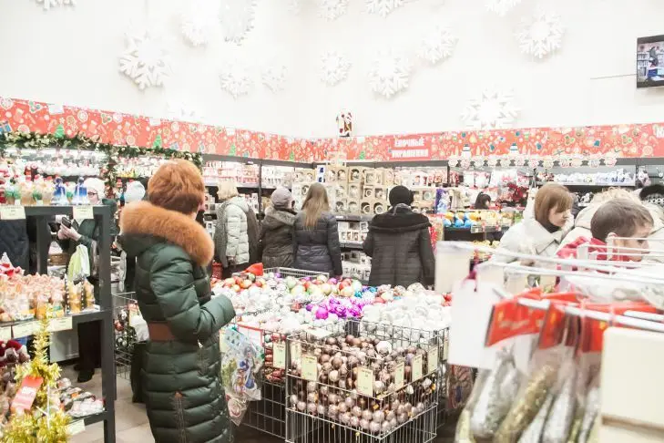В Беларуси торговые сети продлили скидку в 10%. Но не для всех люди