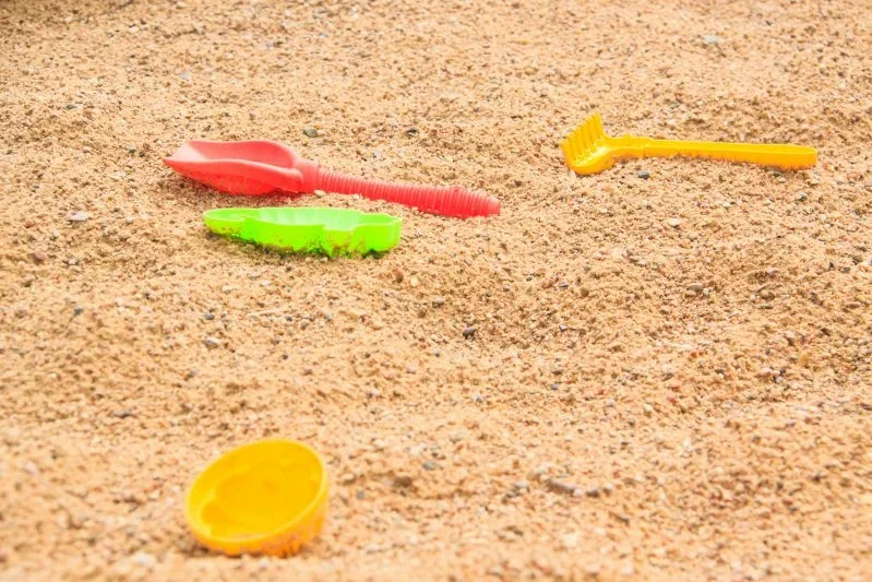 Монумент в честь Леди Гаги установили в Рио-де-Жанейро: прямо на пляже Копакабана Песок