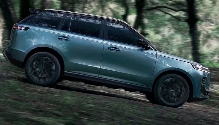 Универсальный или премиальный: сравнили китайские Jaecoo J5 и Aito Seres M9 автомобиль