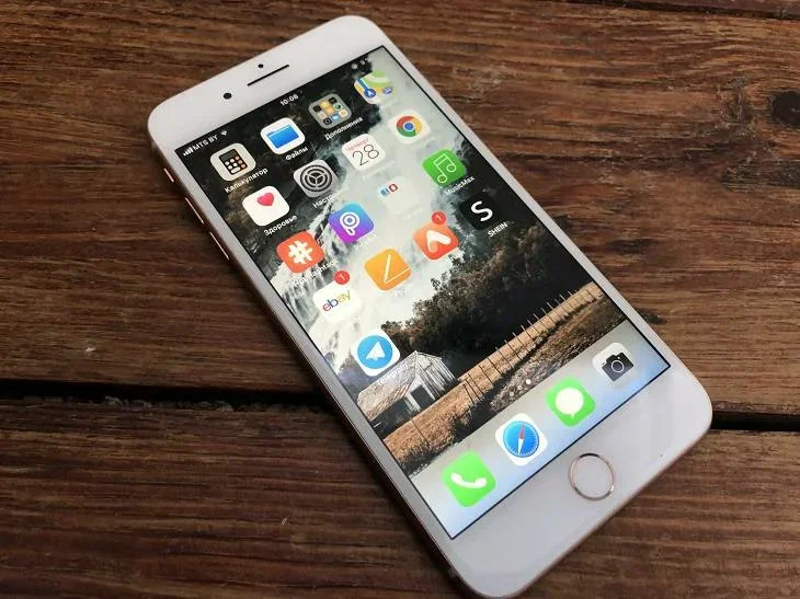 Apple может убрать «челку»: Face ID в iPhone 18 Pro скроют под экраном Айфон