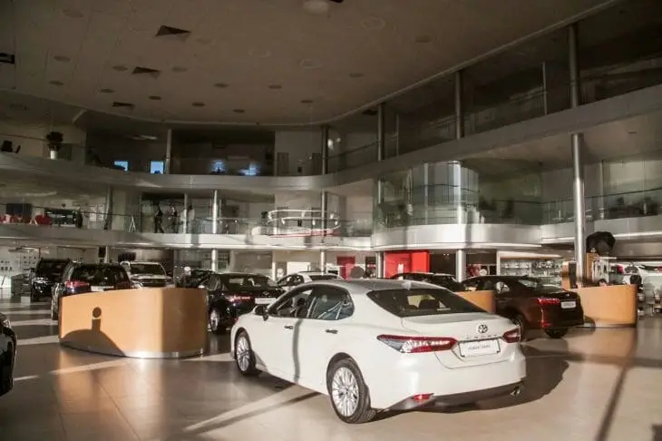 Рынок продаж легковых автомобилей в Беларуси преодолел отметку в 150 тысяч в 2025 году: 18,4% – электромобили и гибриды Автосалон