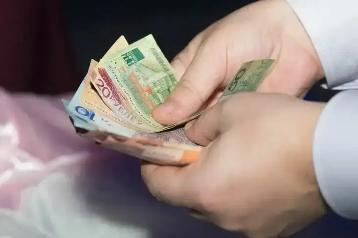На сколько выросли реальные денежные доходы белорусов за 10 месяцев 2025 года: основная доля – зарплаты и соцвыплаты Деньги