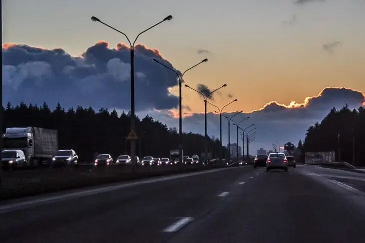 Топ-5 самых экономичных авто 2025 года: модели, которые реально едят 3-5 литров на 100 км Дорога