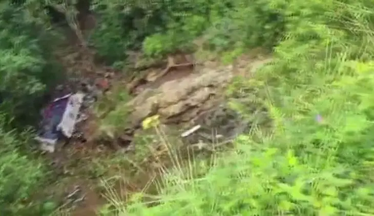 Трагедия в Колумбии: в пропасть упал школьный автобус, погибли 16 человек, 20 травмировались природа