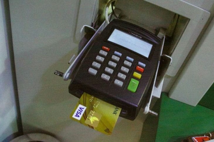 Будьте готовы: белорусов предупредили о перебоях с оплатой картой и снятием наличных в банкоматах Карта