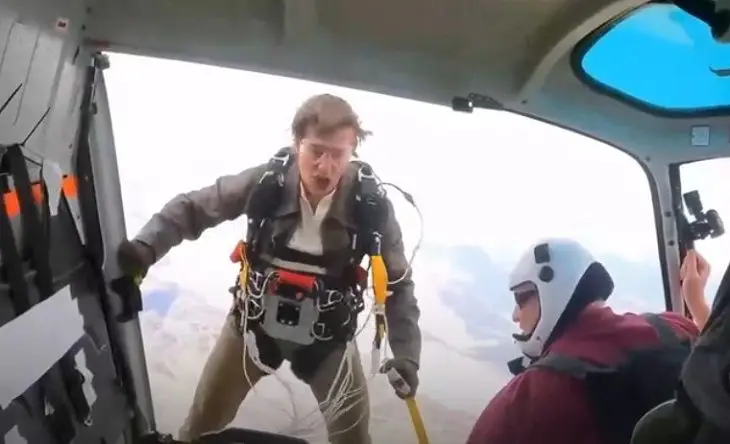 Том Круз отказался от съемок в космосе. Причина – Дональд Трамп Круз