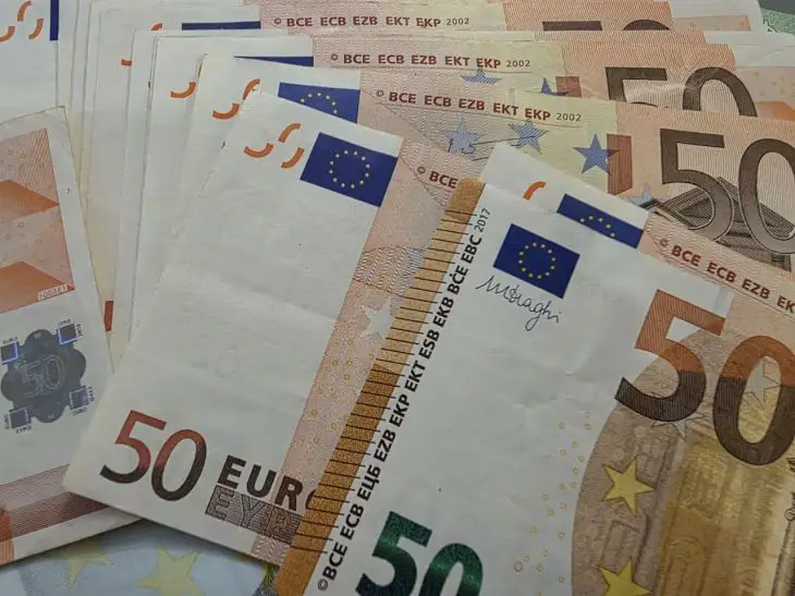 Не доллар, но хуже: почему крах евро будет тихим, но болезненным для всех евро