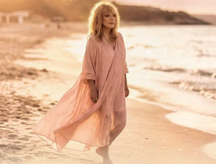 Пугачева анонсировала выпуск новой песни к Новому году: что известно Пугачева