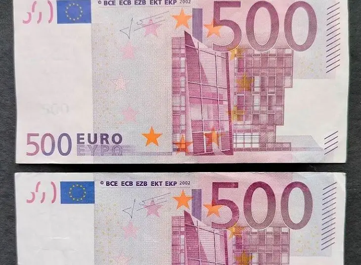 В Беларуси обнаружили весьма необычные деньги: эксперты подтвердили подлинность 500 евро деньги