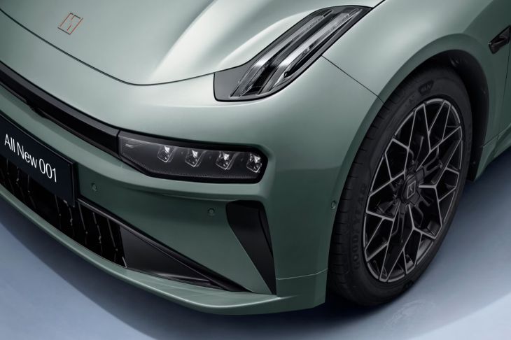 Zeekr 001 2025 vs. NIO ES6 2024: батарея против батареи Автомобиль