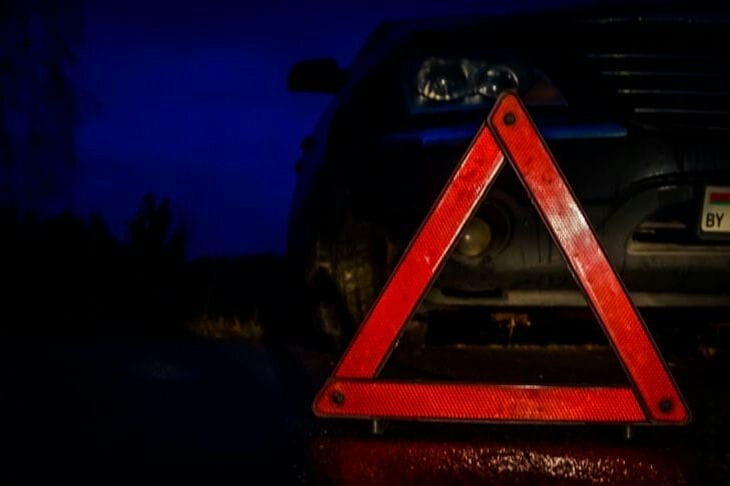 Не вовремя отвлекся: минчанин на Volkswagen устроил аварию на кольце Знак