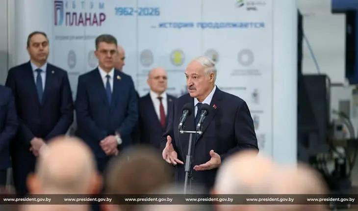 «Вы – основа нашей жизни»: Лукашенко поручил сделать максимум для белорусских женщин в 2026 году Лукашенко