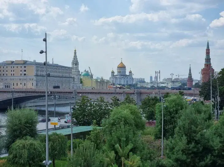 Что ответил Зеленский на приглашение посетить Москву: комментарий Кремля Москва