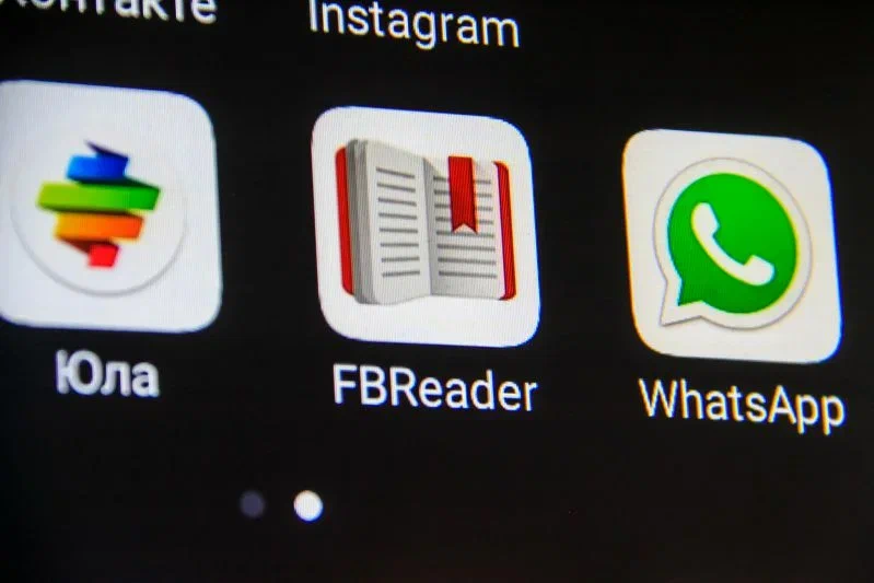 Роскомнадзор прокомментировал действующие ограничения в отношении WhatsApp: сколько осталось мессенджеру Приложения