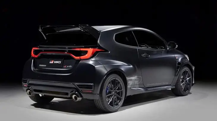 Toyota показала лимитированный специальный GR Yaris: авто действительно впечатляет автомобиль